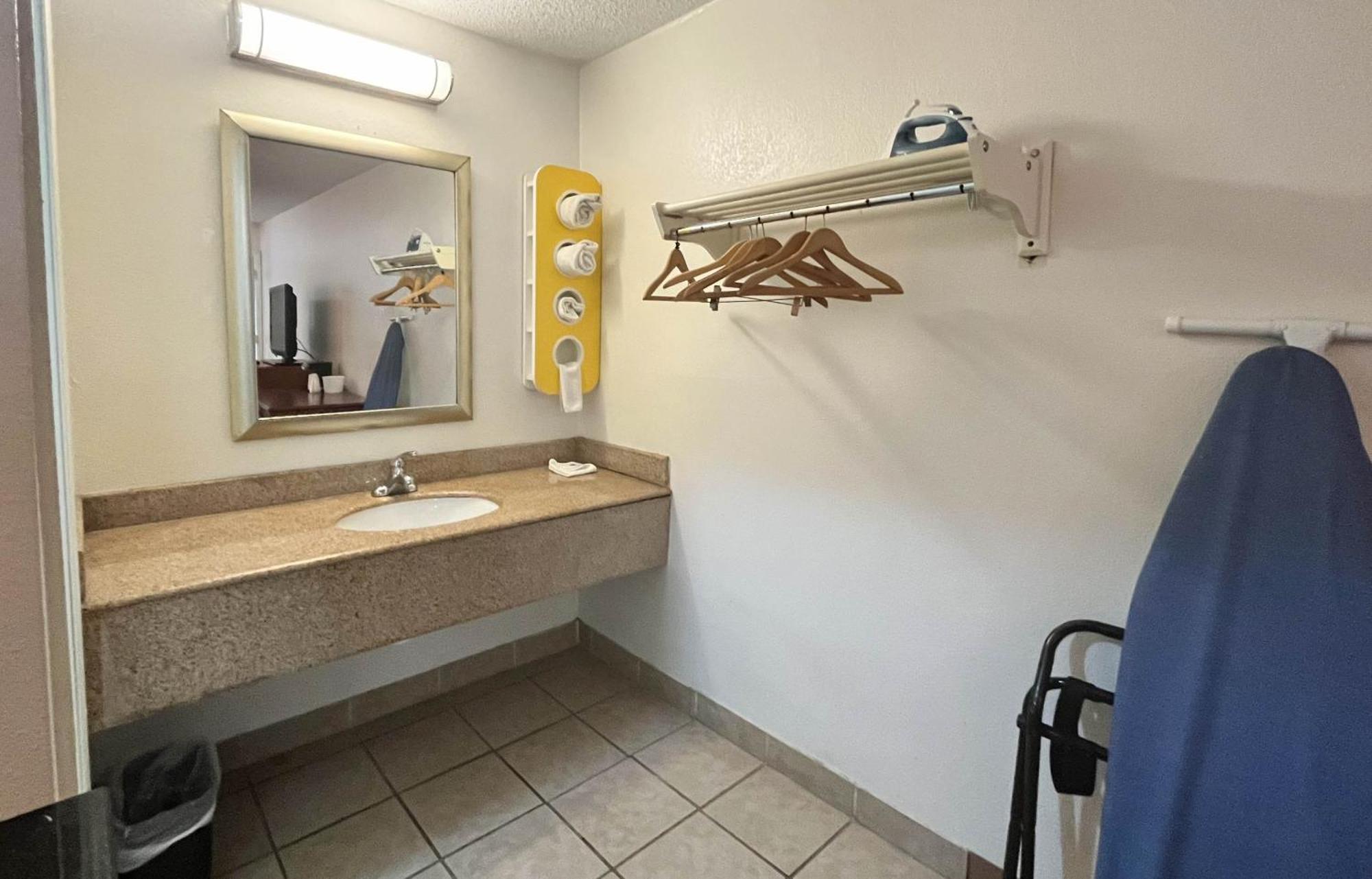 Motel 6-Dayton, Oh - Englewood Экстерьер фото